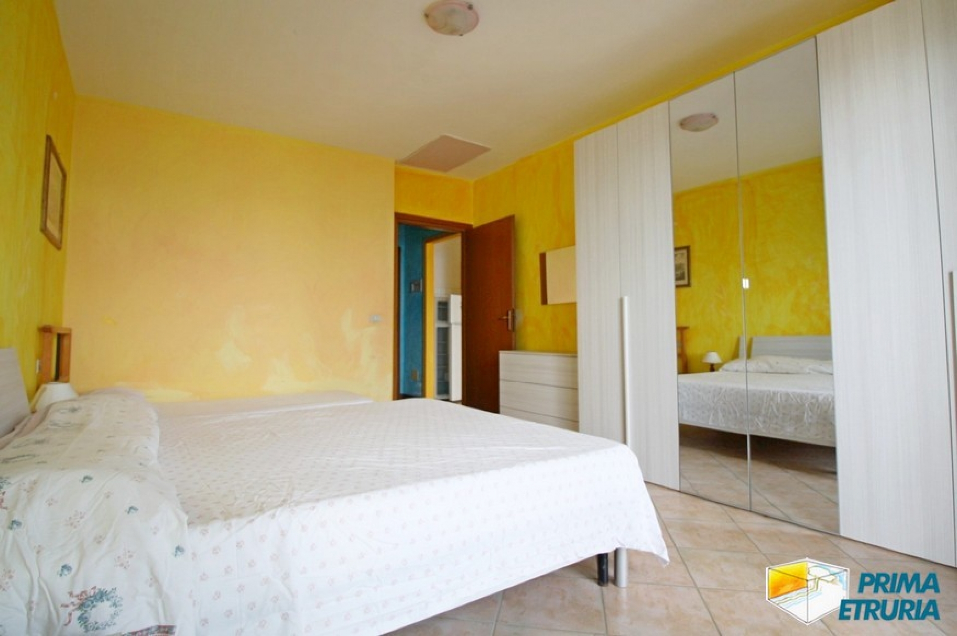 Bilocale fronte mare con terrazza panoramica in zona Centro