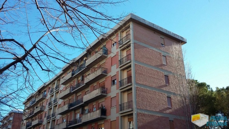 - GROSSETO - VENDESI TRILOCALE ZONA TRIBUNALE