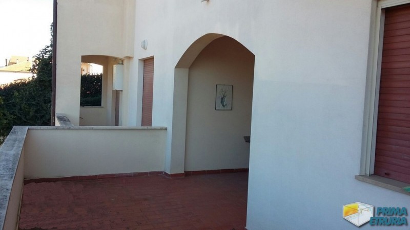 - STICCIANO ( GR ) - VENDESI GRAZIOSO TRILOCALE VIA NUOVA