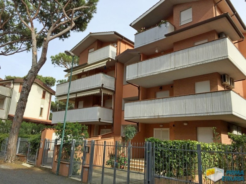 VENDESI TRILOCALE VIA CALA DI FORNO 7 - ZONA ROSMARINA -