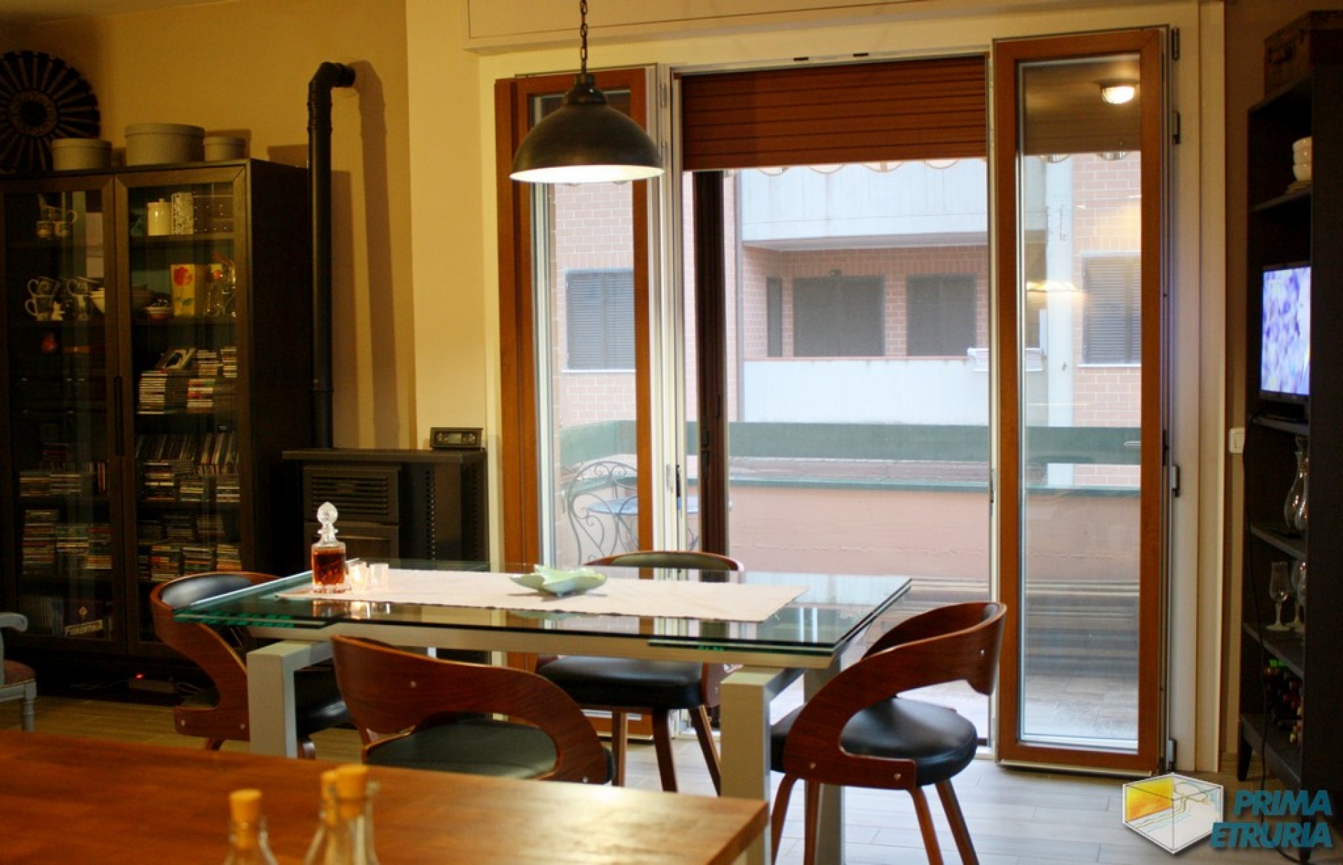 VENDESI APPARTAMENTO VISTA MARE - ZONA CENTRALE -