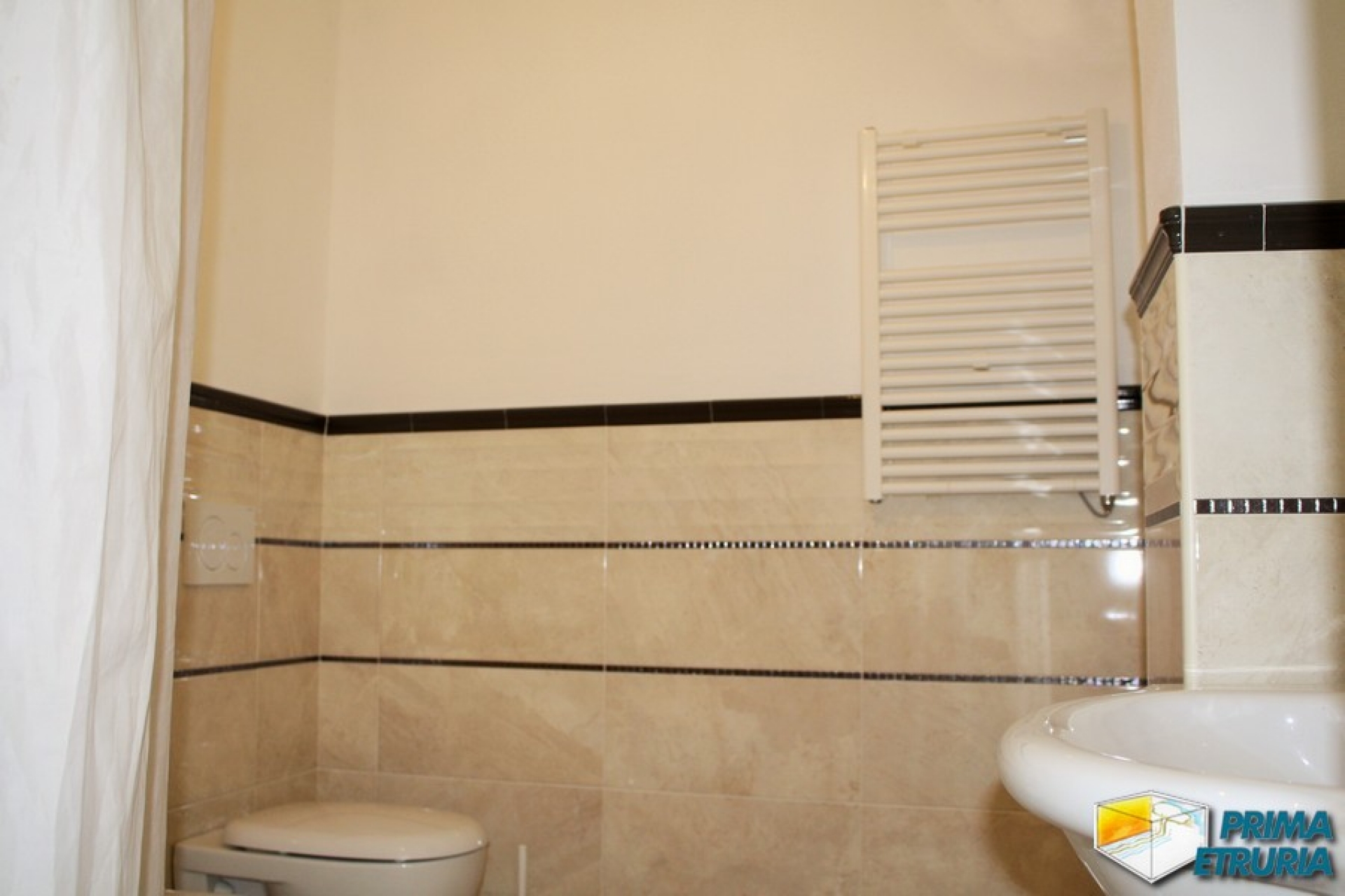 TRILOCALE FRONTE MARE FOUR ROSES - ZONA ROSMARINA -