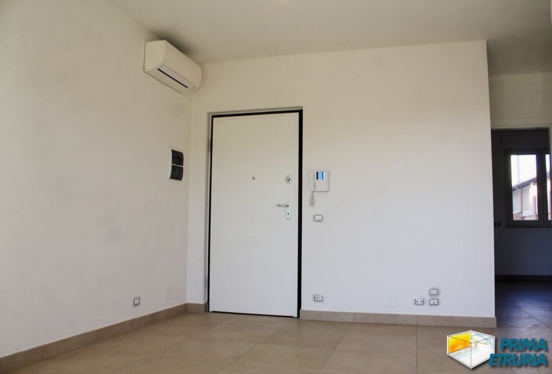 TRILOCALE FRONTE MARE FOUR ROSES - ZONA ROSMARINA -