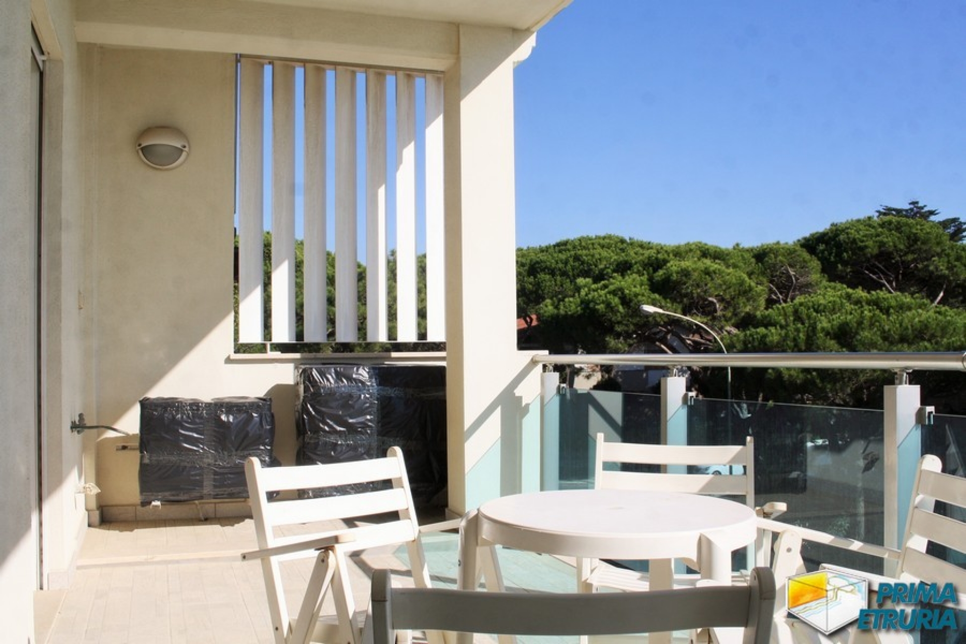 TRILOCALE FRONTE MARE FOUR ROSES - ZONA ROSMARINA -