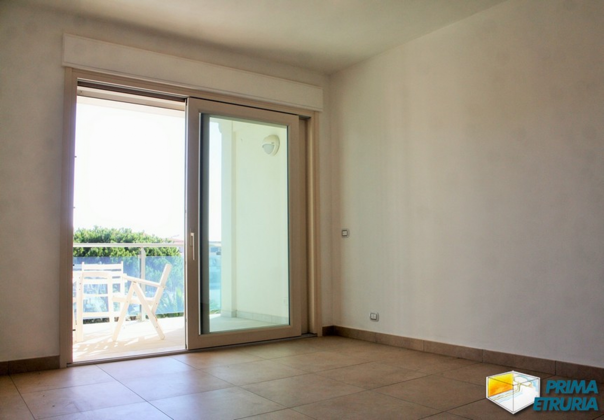 TRILOCALE FRONTE MARE FOUR ROSES - ZONA ROSMARINA -