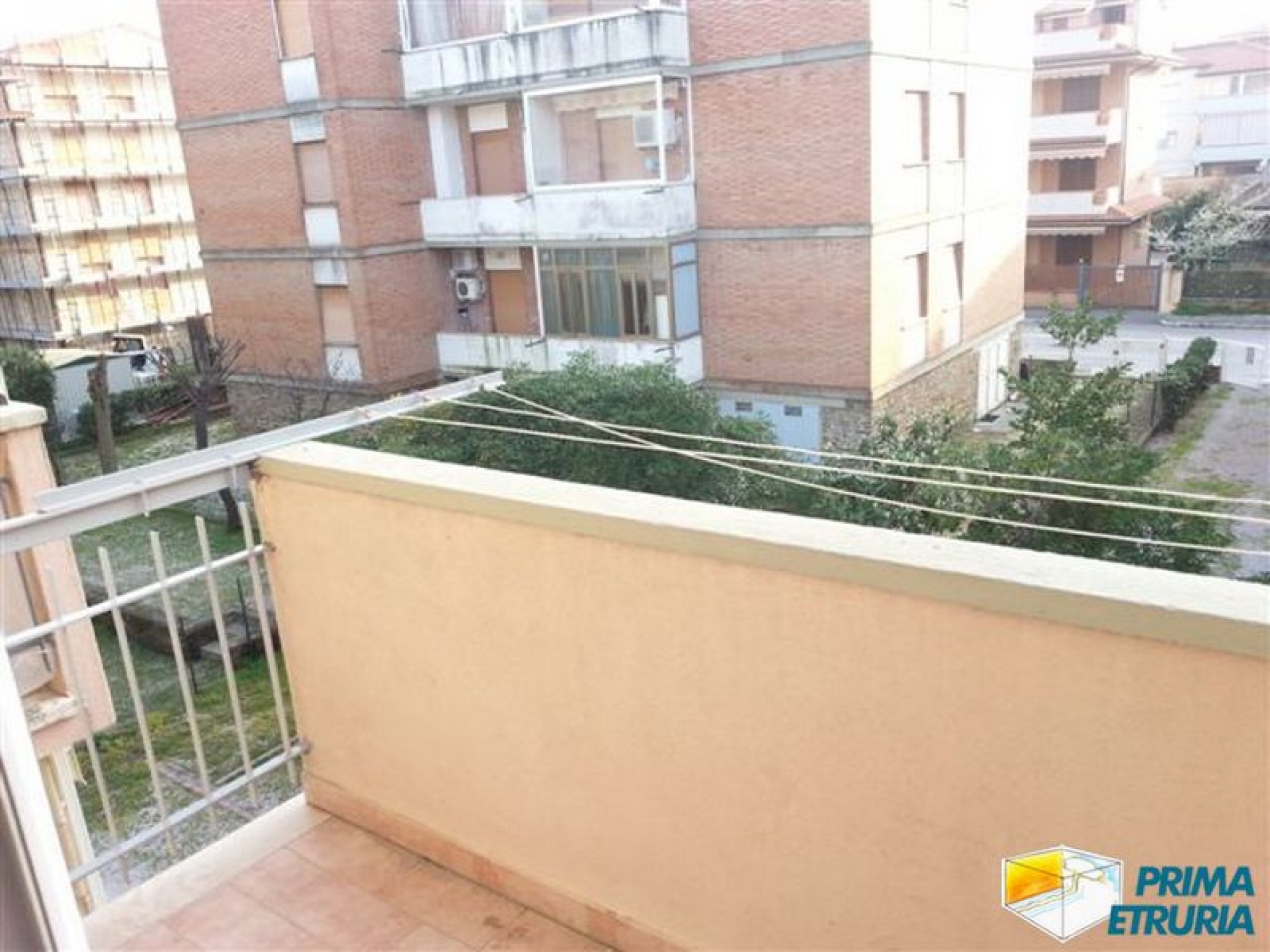 VENDESI TRILOCALE RISTRUTTURATO - ZONA CENTRO -