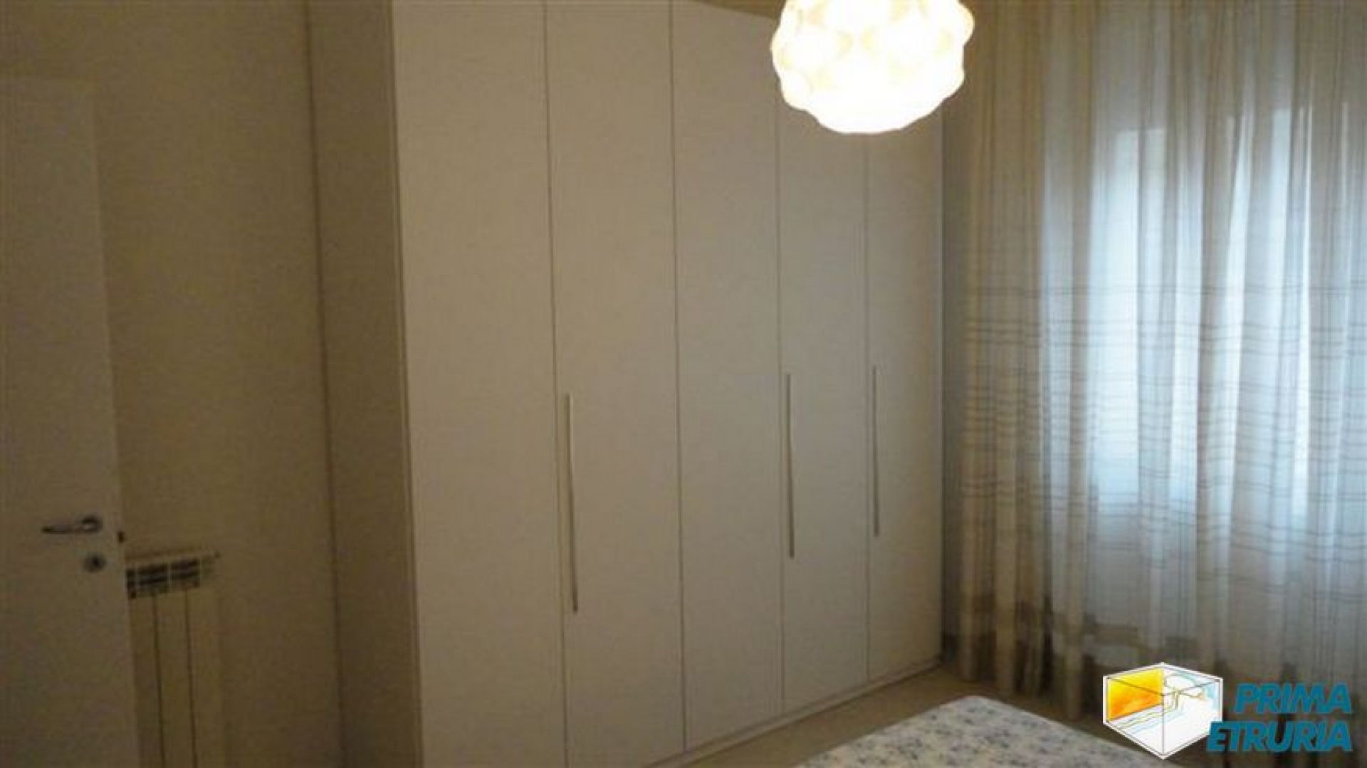 VENDESI TRILOCALE RISTRUTTURATO - ZONA CENTRO -