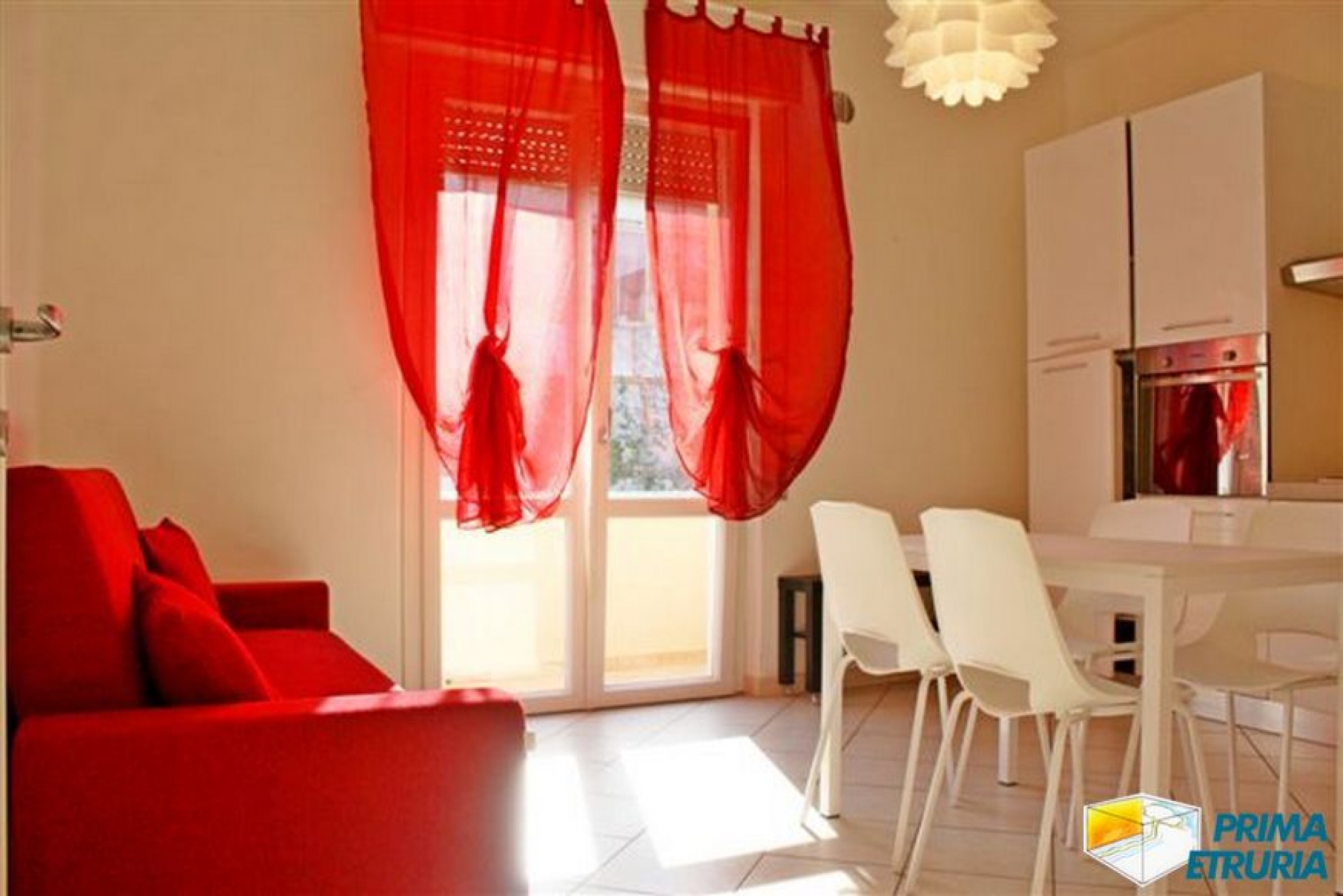 VENDESI TRILOCALE RISTRUTTURATO - ZONA CENTRO -