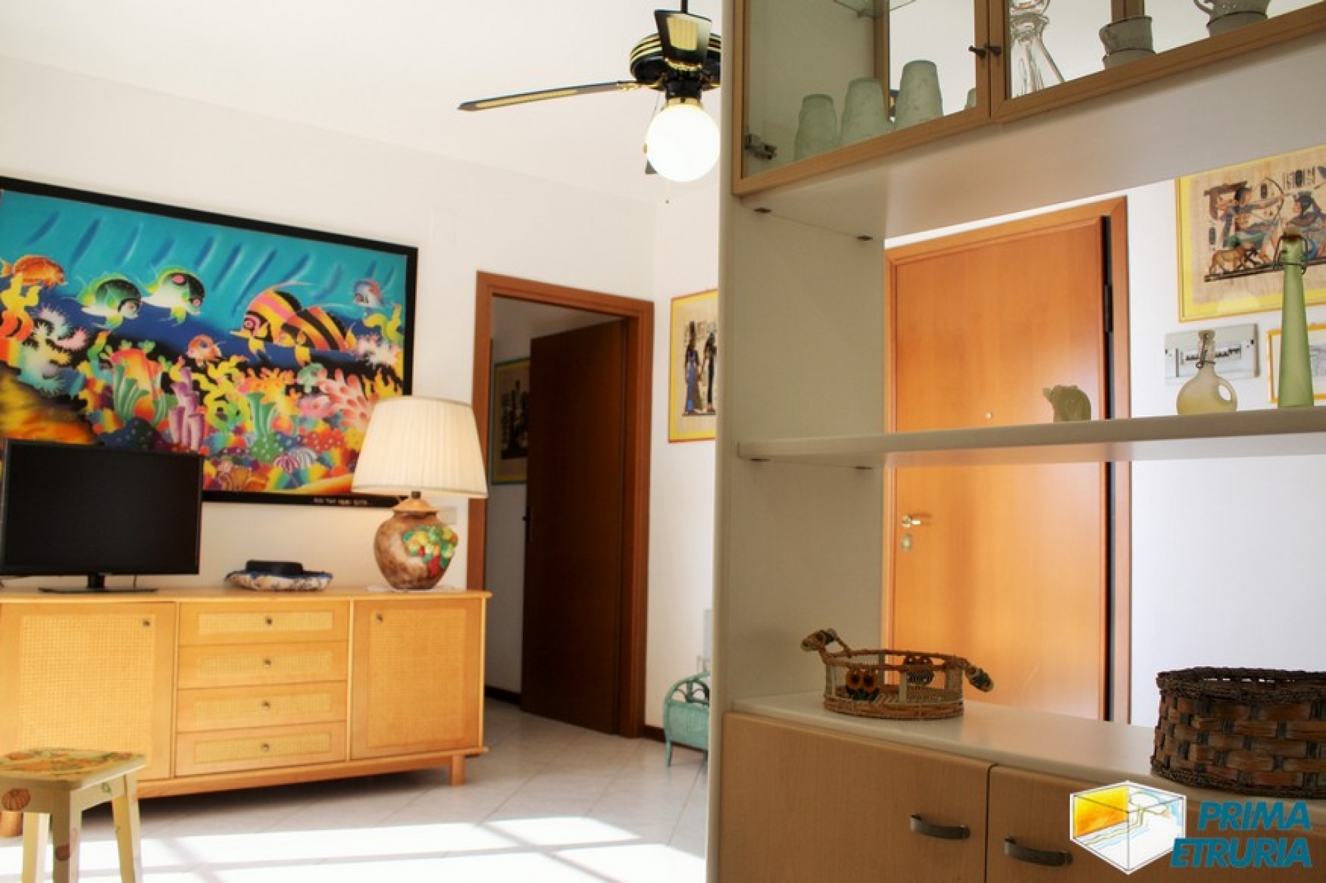 VENDESI BILOCALE FRONTE MARE - ZONA CENTRALE -