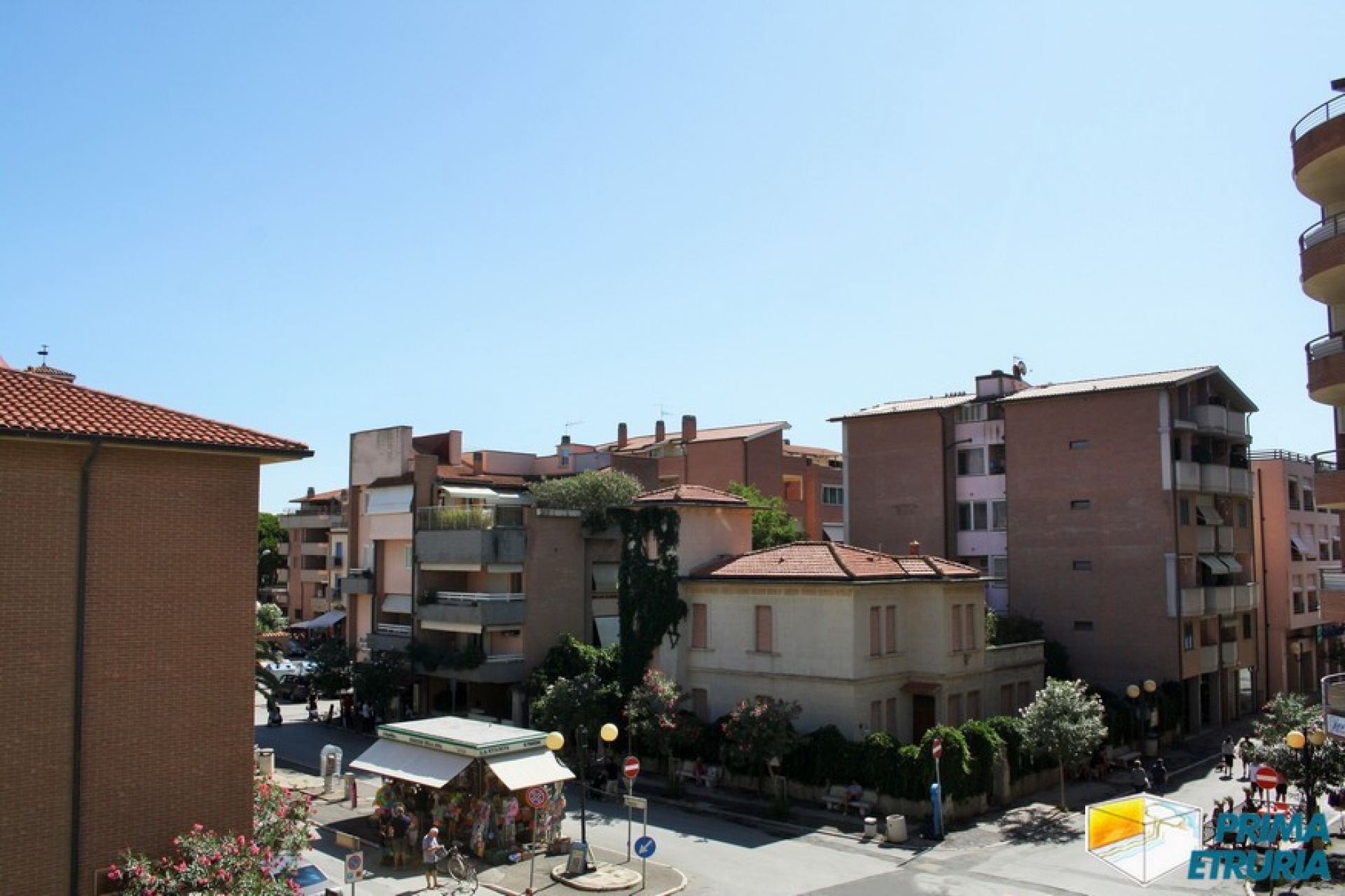VENDESI BILOCALE VIA CADORNA 1 - ZONA CENTRO -
