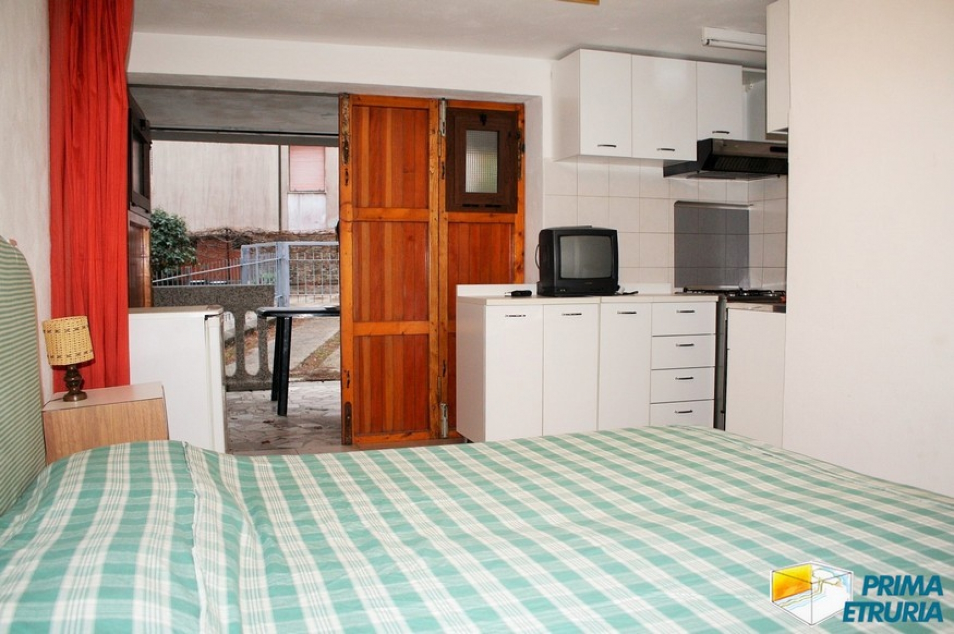 VENDESI TRILOCALE CON GIARDINO - ZONA ROSMARINA -