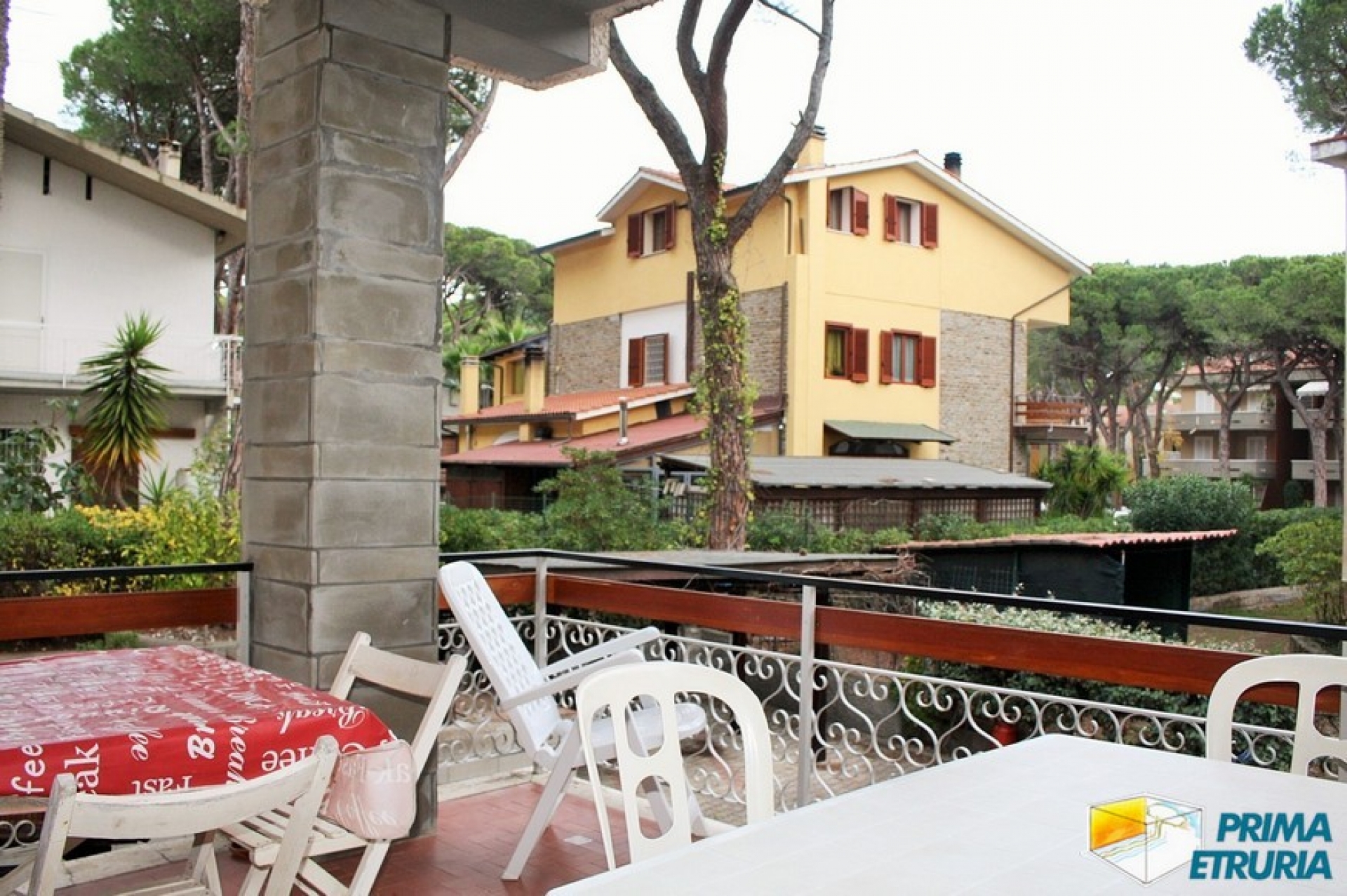 VENDESI TRILOCALE CON GIARDINO - ZONA ROSMARINA -