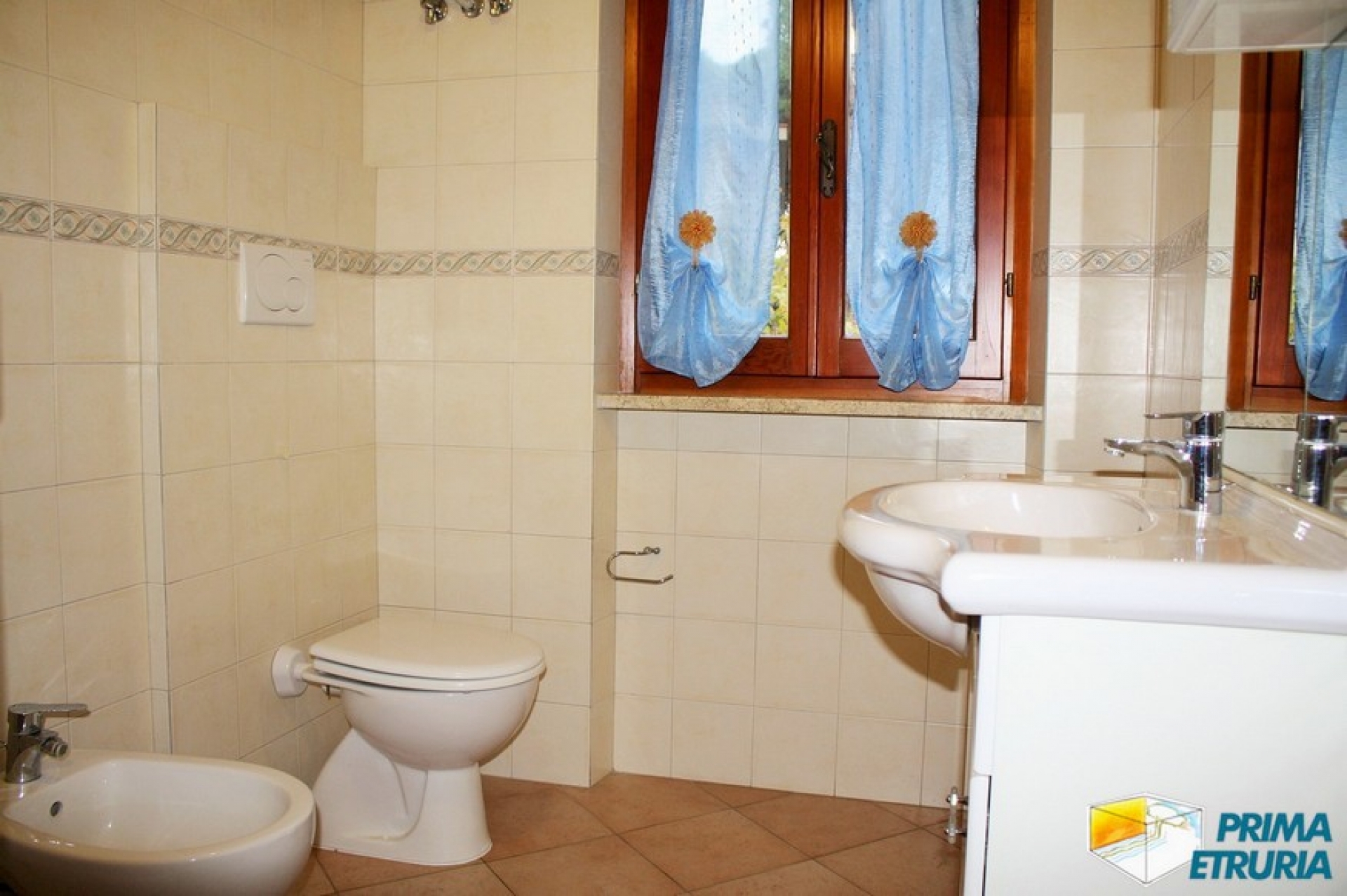 VENDESI TRILOCALE CON GIARDINO - ZONA ROSMARINA -