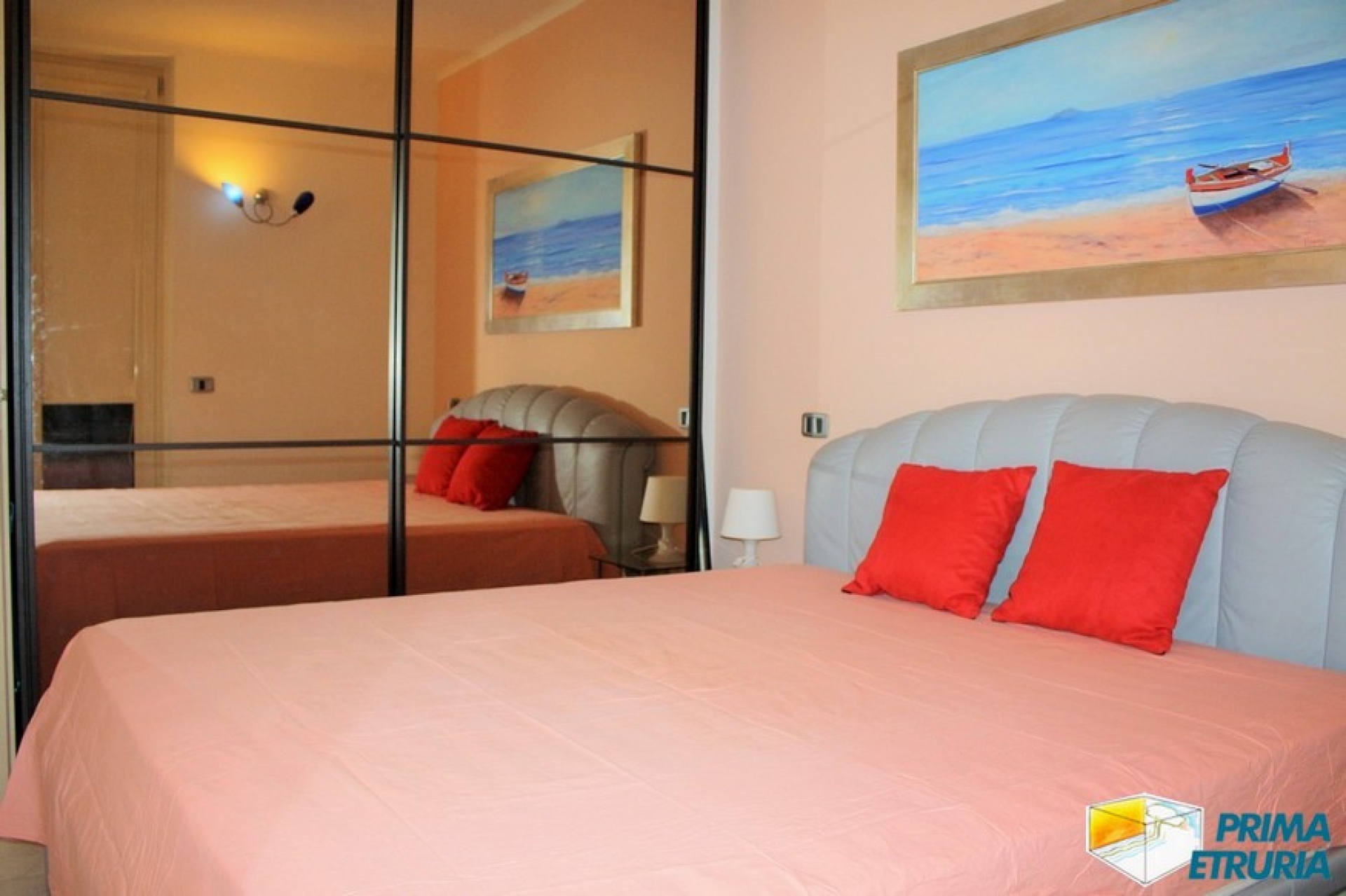 VENDESI TRILOCALE FRONTE MARE - ZONA CENTRALE -