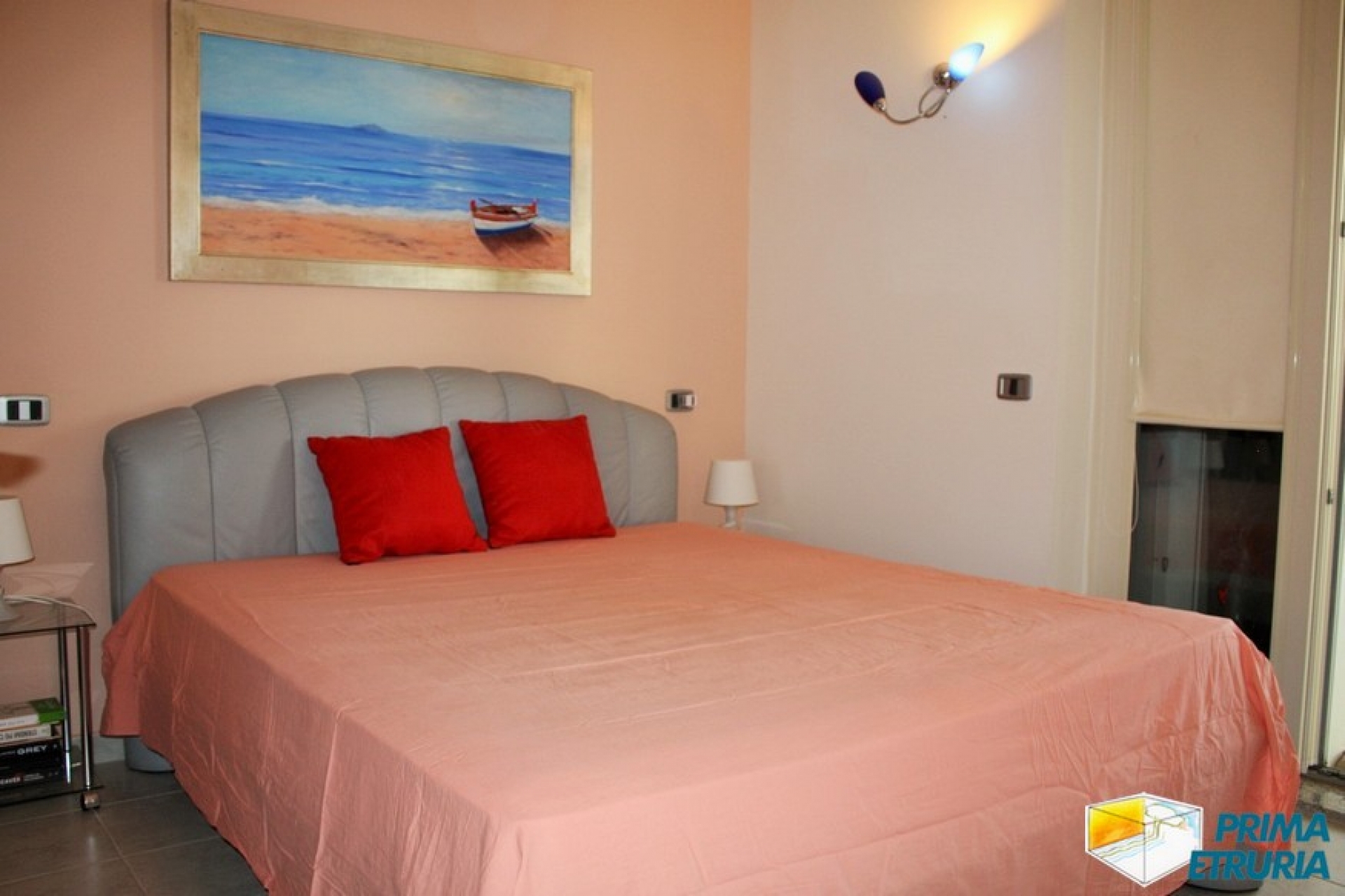 VENDESI TRILOCALE FRONTE MARE - ZONA CENTRALE -